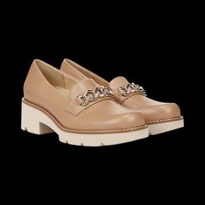 NWOT NATURALIZER DESI LOAFER size 11
Color: Taupe Leather